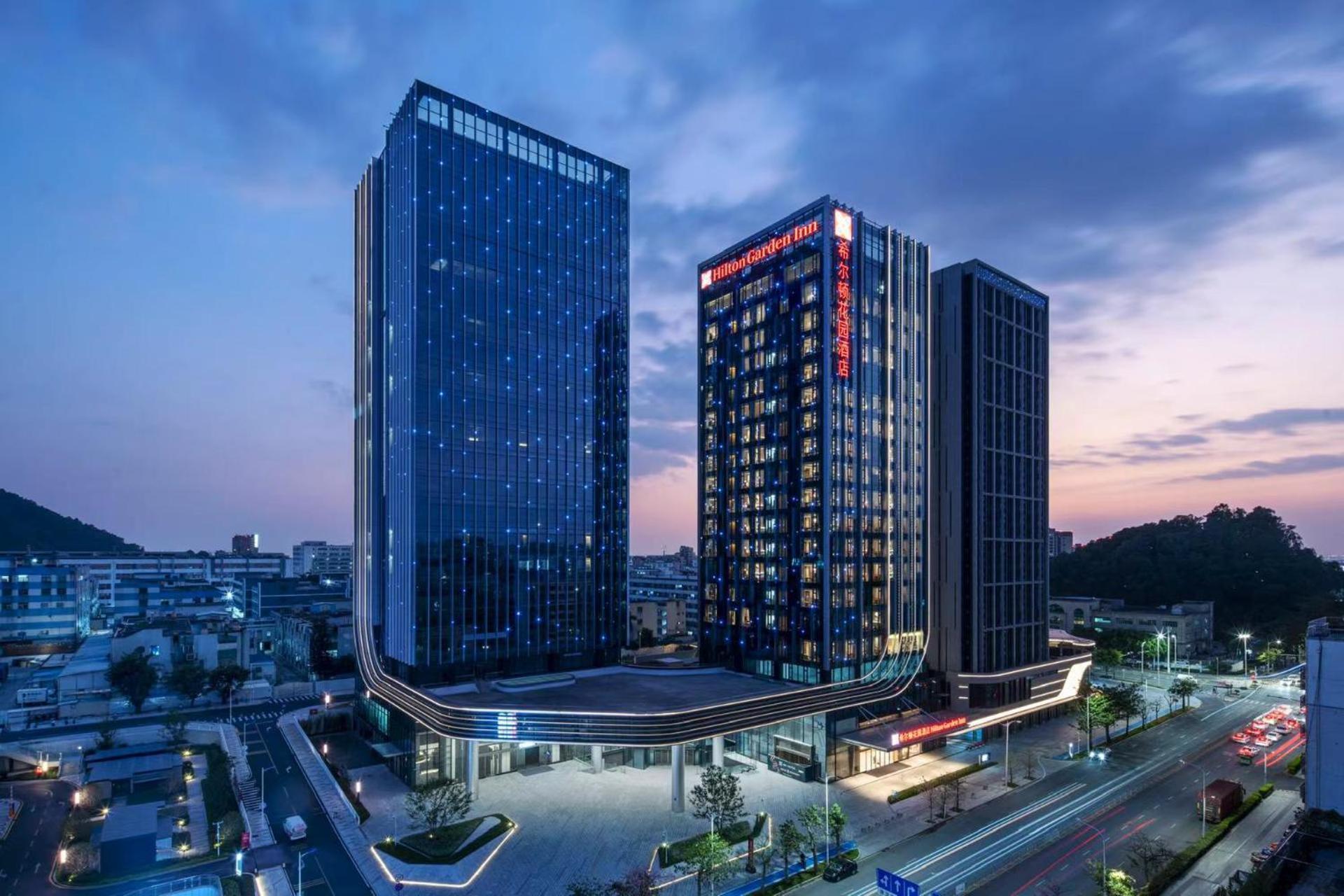 Hilton Garden Inn Shenzhen Airport,Enjoy 24-Hour One Way Free Delivery From Hotel To Shenzhen Baoan Airport On The Hour شينزين المظهر الخارجي الصورة