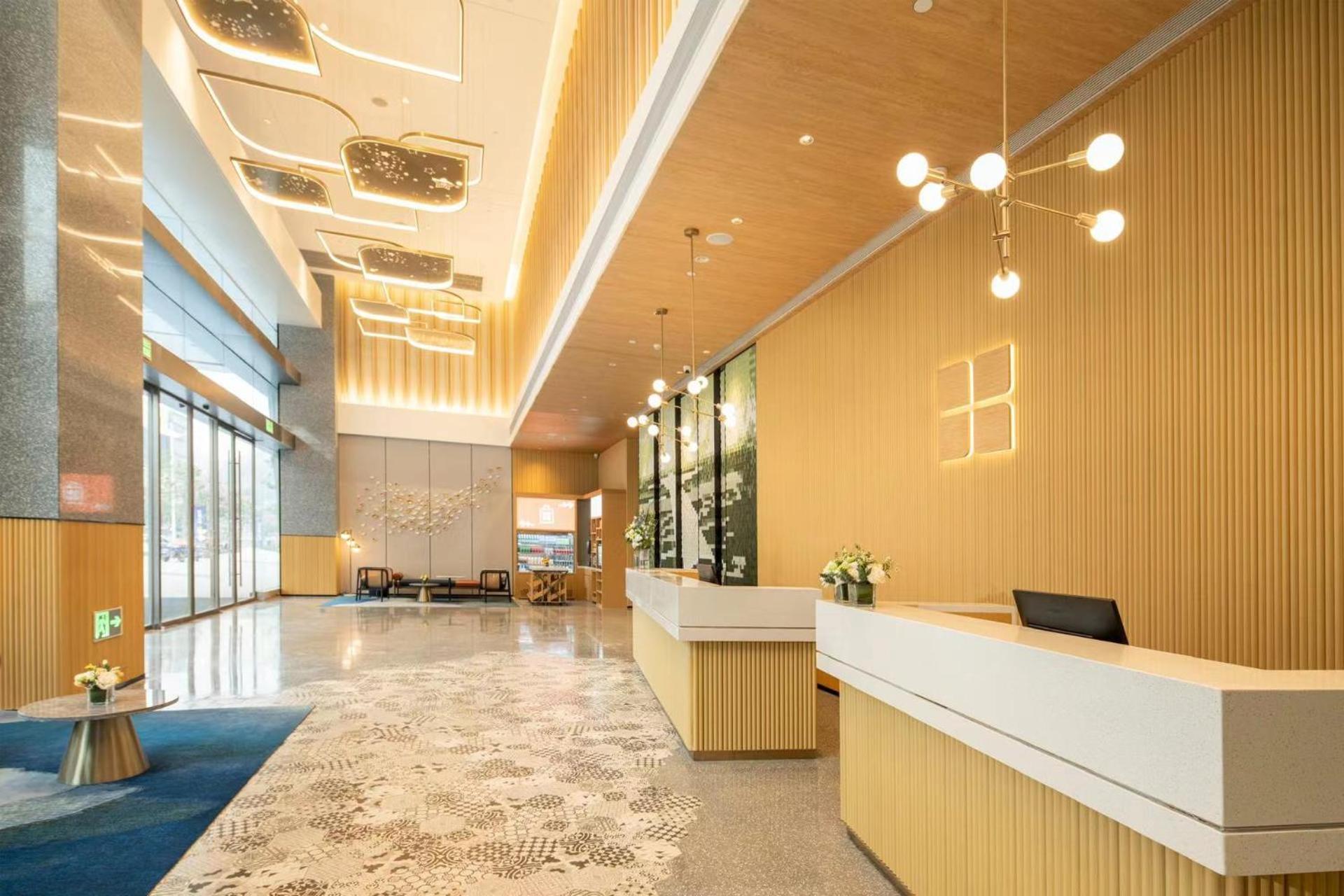 Hilton Garden Inn Shenzhen Airport,Enjoy 24-Hour One Way Free Delivery From Hotel To Shenzhen Baoan Airport On The Hour شينزين المظهر الخارجي الصورة