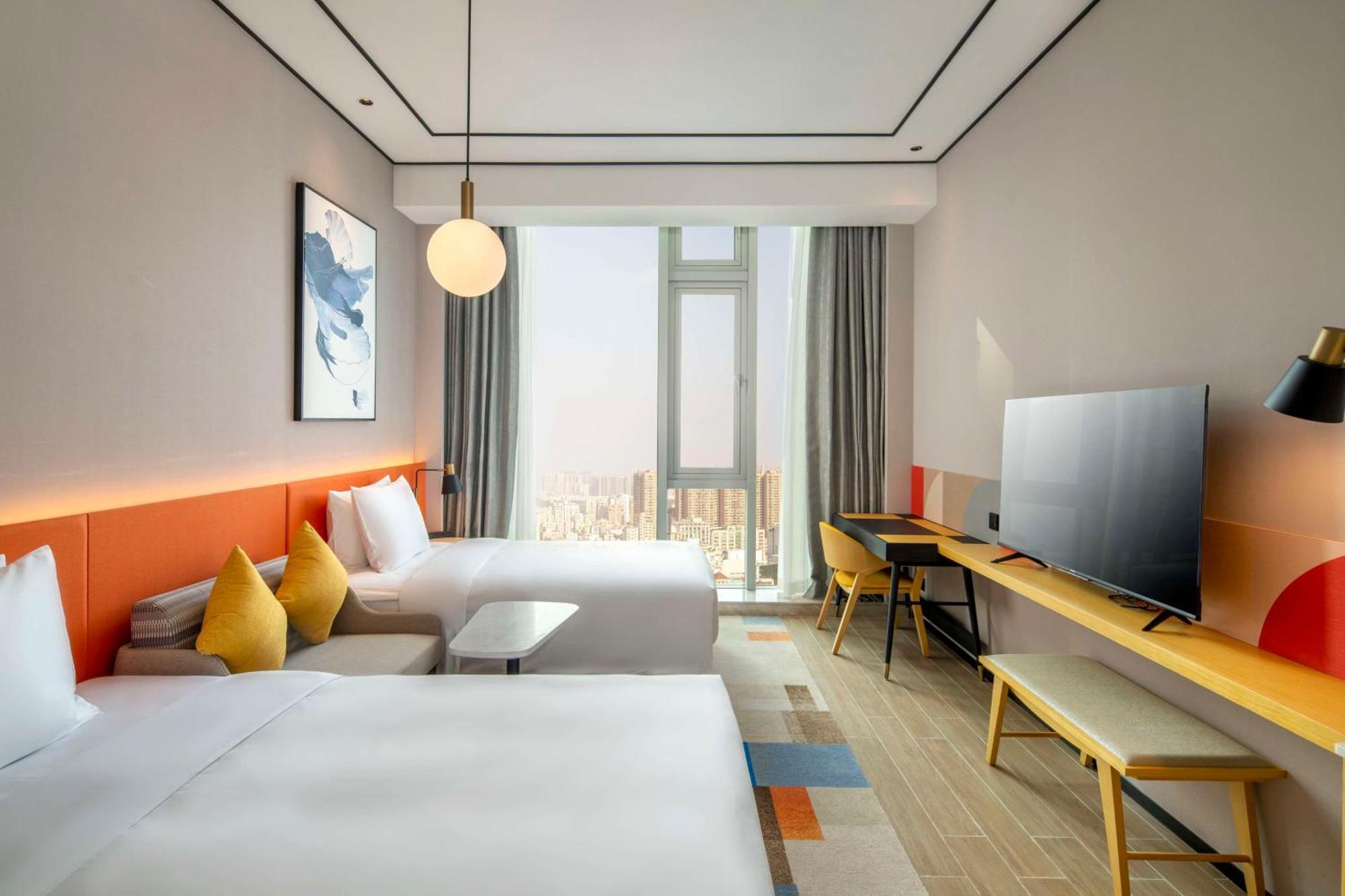 Hilton Garden Inn Shenzhen Airport,Enjoy 24-Hour One Way Free Delivery From Hotel To Shenzhen Baoan Airport On The Hour شينزين المظهر الخارجي الصورة
