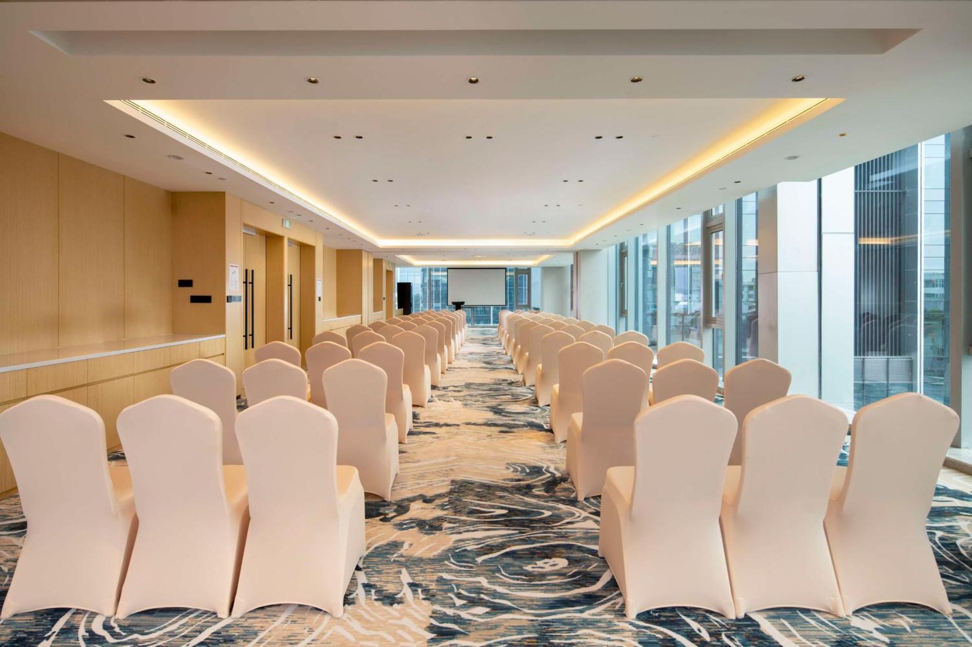 Hilton Garden Inn Shenzhen Airport,Enjoy 24-Hour One Way Free Delivery From Hotel To Shenzhen Baoan Airport On The Hour شينزين المظهر الخارجي الصورة