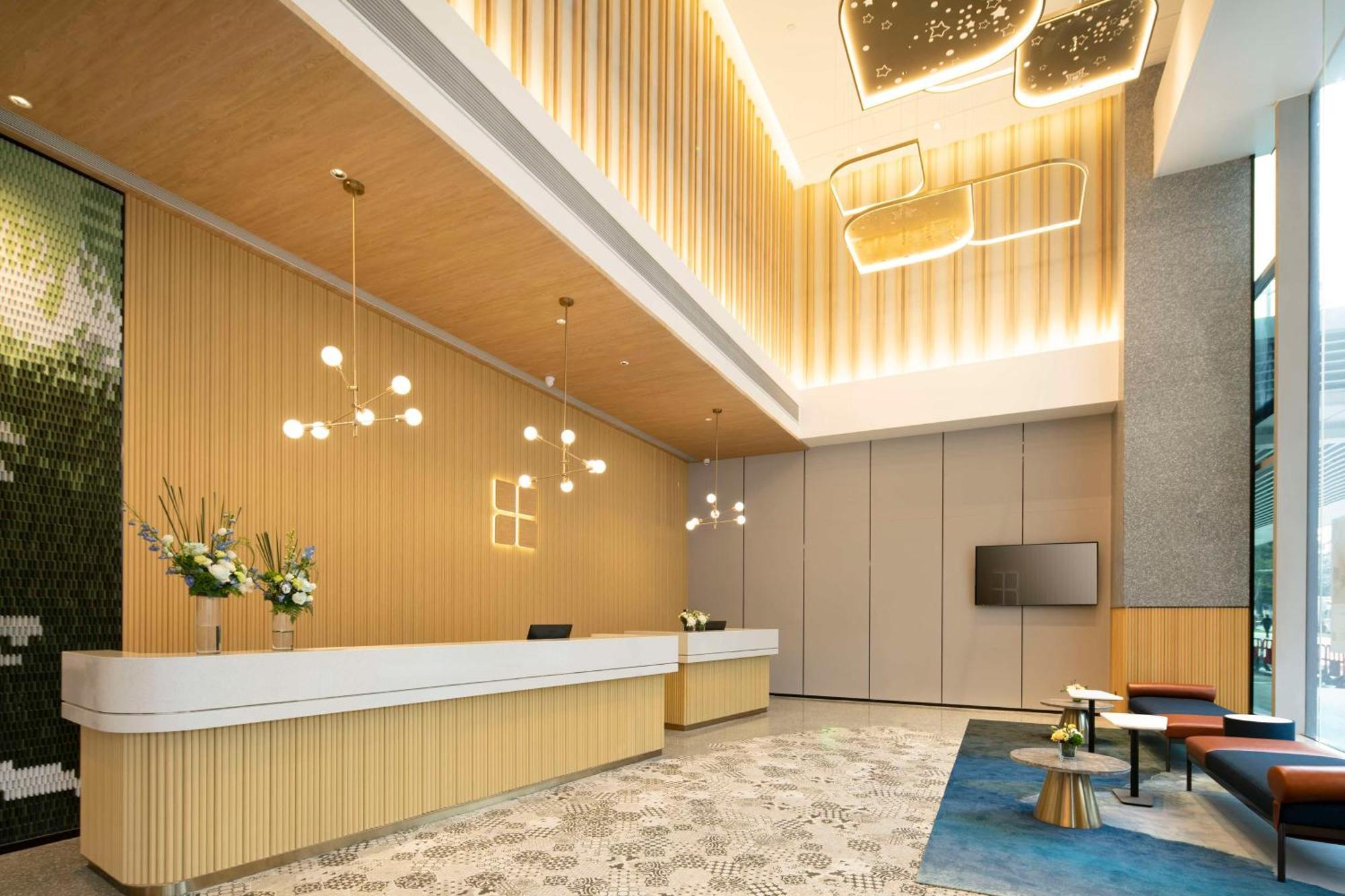 Hilton Garden Inn Shenzhen Airport,Enjoy 24-Hour One Way Free Delivery From Hotel To Shenzhen Baoan Airport On The Hour شينزين المظهر الخارجي الصورة
